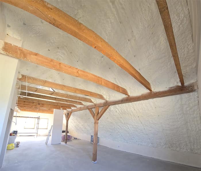 Izolacja poddasza pianą PUR – Realizacja w Luzinie